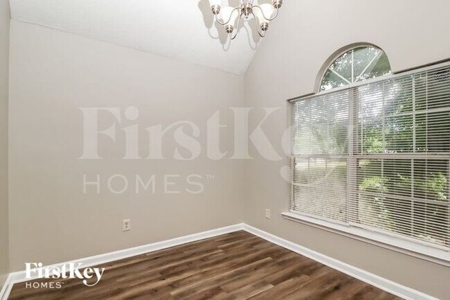 Foto del edificio - 6787 Silver Maple Dr