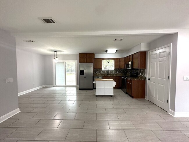 Foto del edificio - OPEN FLOOR PLAN