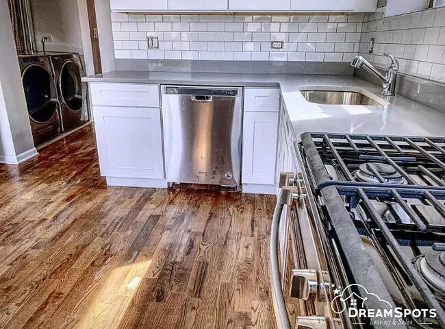 Foto del edificio - 4756 S Michigan Ave