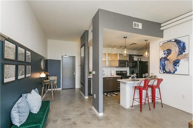 Building Photo - 2115 Yeaman Pl