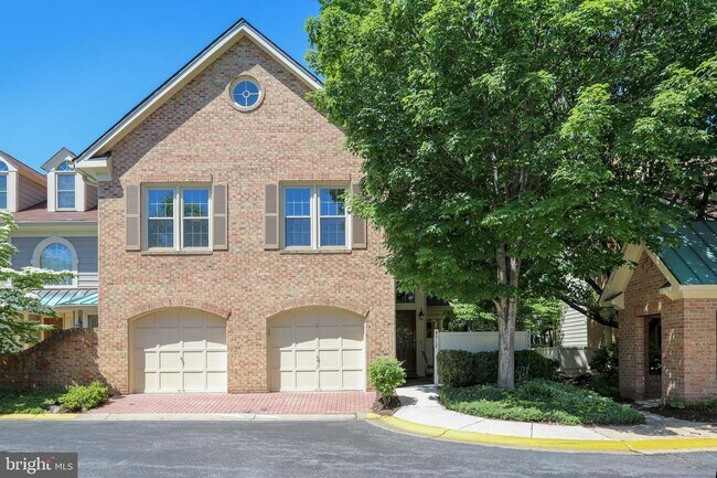 Photo - 5717 Balsam Grove Ct Apartments