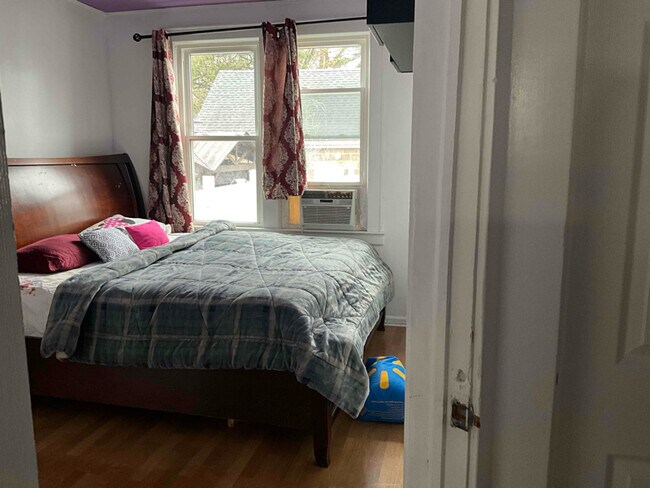 Foto del edificio - 619 Centre St