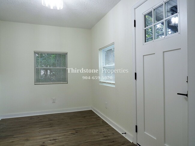 Building Photo - 2071 Southampton Rd