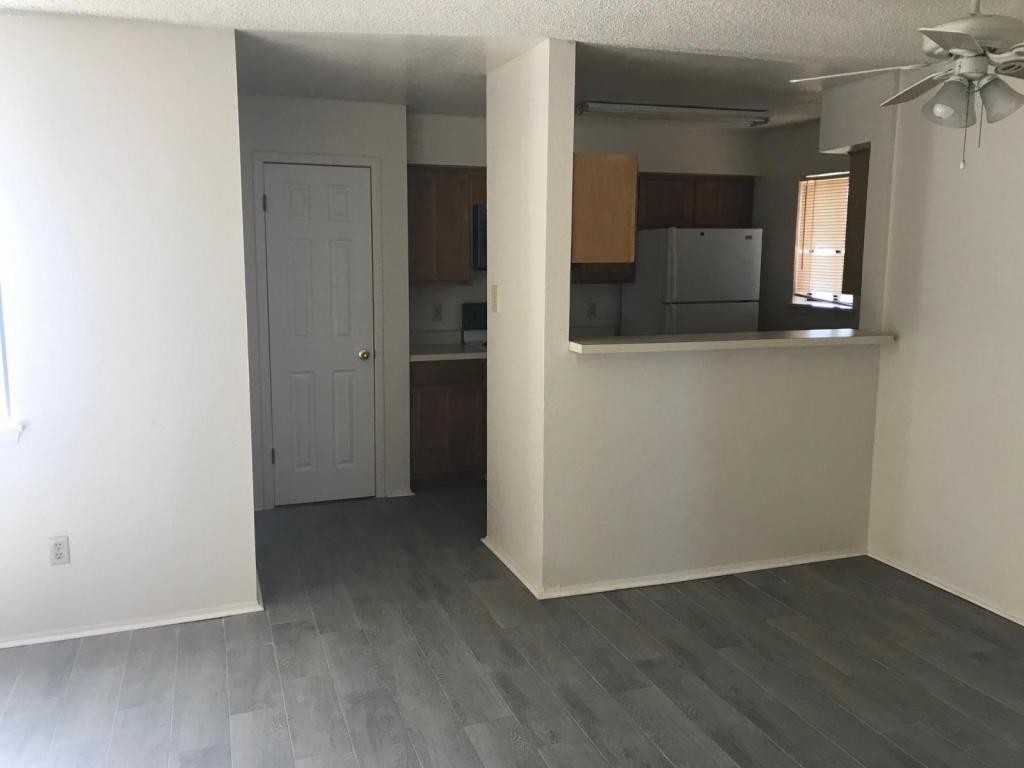 100 L. C. Martin Dr. House Rental in Devine, TX