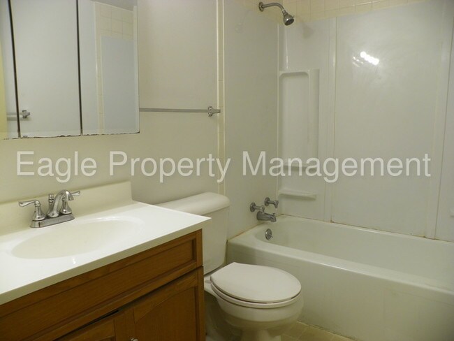 Foto del edificio - 142 20th Ave SW