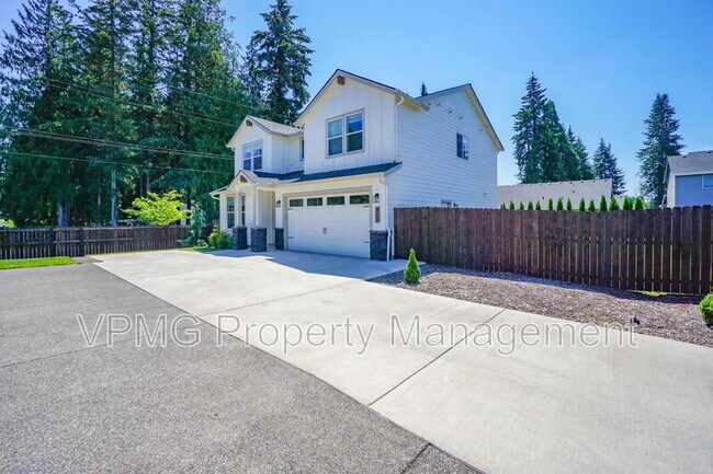 Building Photo - 935 SE 36th St