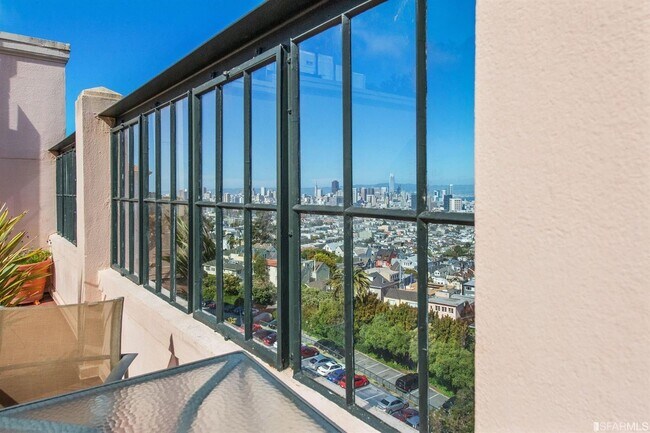 Foto del edificio - 351 Buena Vista Ave E