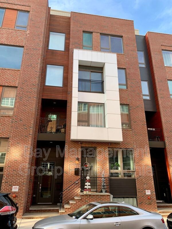 Building Photo - 842 N American St