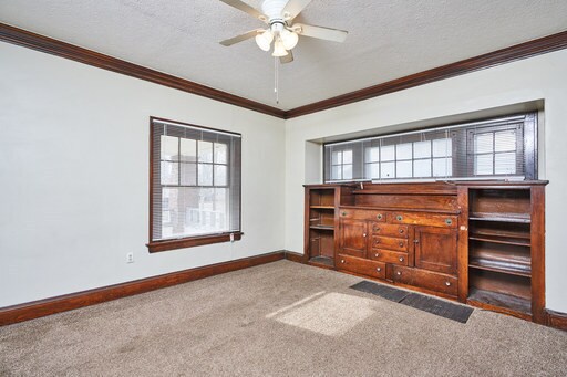 Building Photo - 5 Bedroom home available