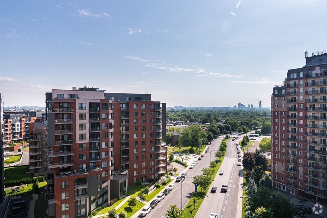 Building Photo - 1700 Boul Angrignon