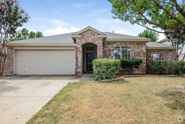 Building Photo - 1626 Redwood Dr
