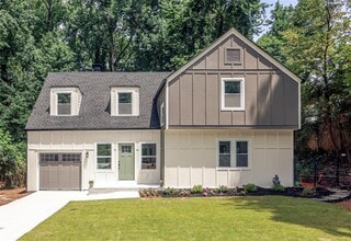 Building Photo - 2908 N Hills Dr NE