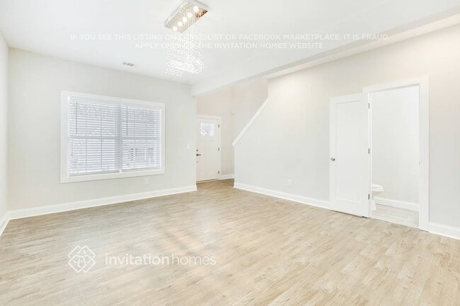 Building Photo - 280 Valley View Dr