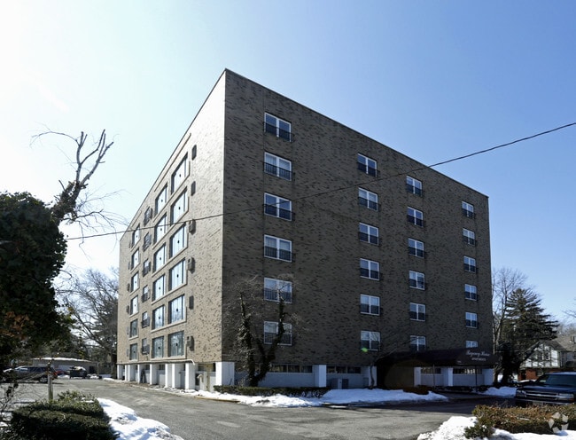 Building Photo - West House Apartments