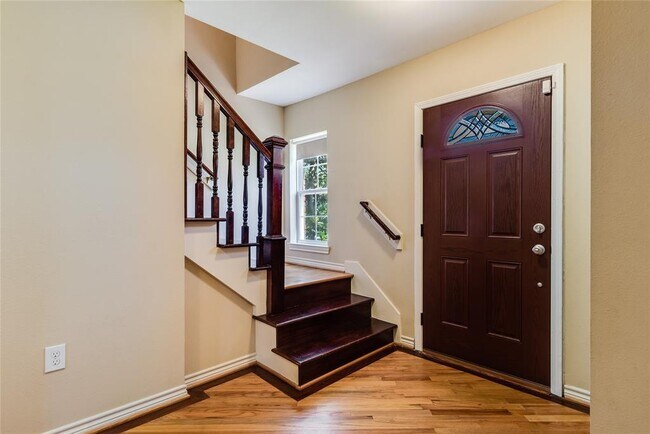 Foto del edificio - 3320 Rosedale St