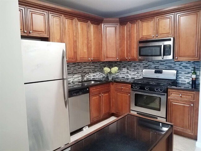 Foto del edificio - 45 River Dr S