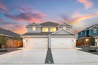 Building Photo - 3411 Lindsay Ln