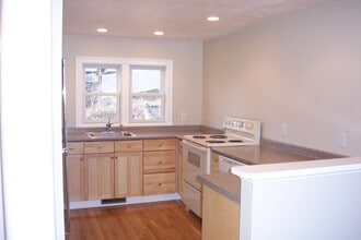 Building Photo - 13 Wards Ln