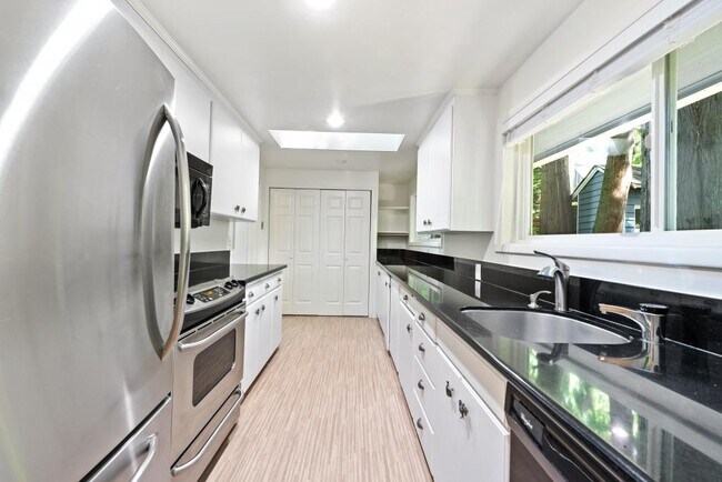 Foto del edificio - Beaux Arts Village Charmer - 3 bedrooms
