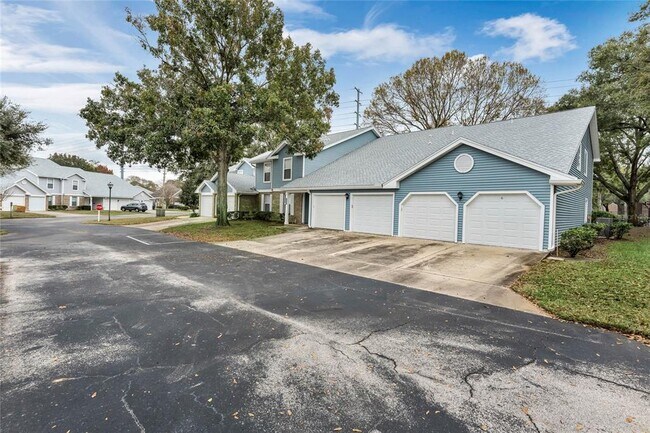 Building Photo - 2258 Coach House Blvd