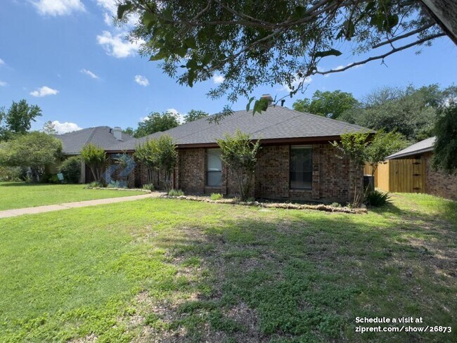 Building Photo - 2911 Rambling Dr