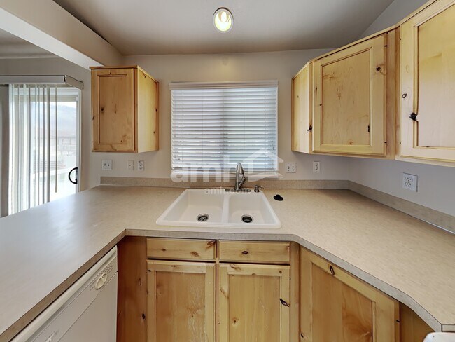 Building Photo - 1746 N 225 W