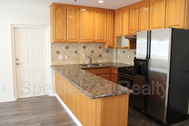 Foto del edificio - 1827 1/2 Hill Dr.,