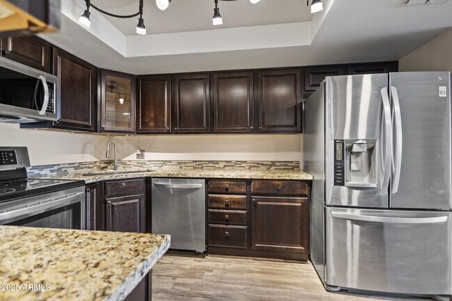 Foto del edificio - 7920 E Camelback Rd