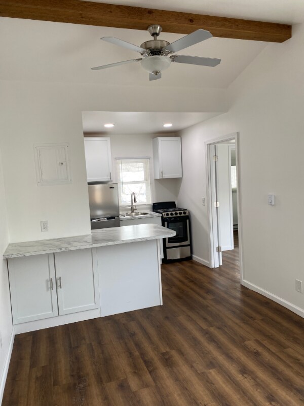 Foto del edificio - 9762 N River Rd
