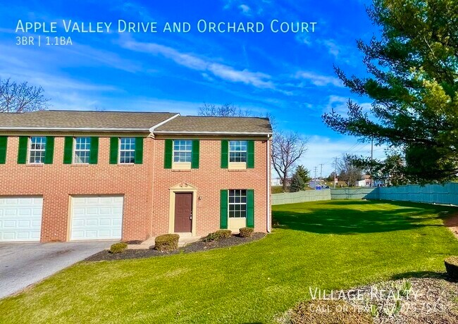 Building Photo - Move-in Ready! Large 3-bed End-unit townho...