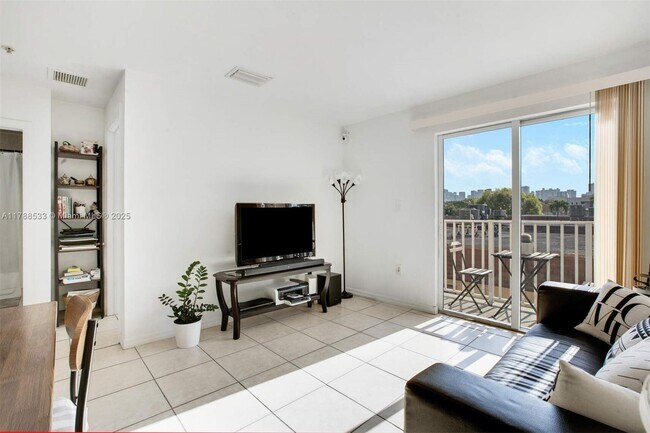 Foto del edificio - 1349 SW 3rd St