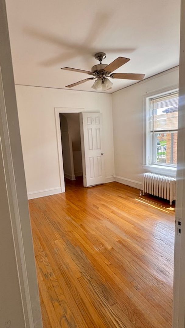 Building Photo - 3050 N Normandy Ave