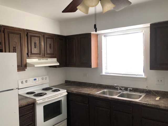 Kitchen - 4557 Imperial Dr