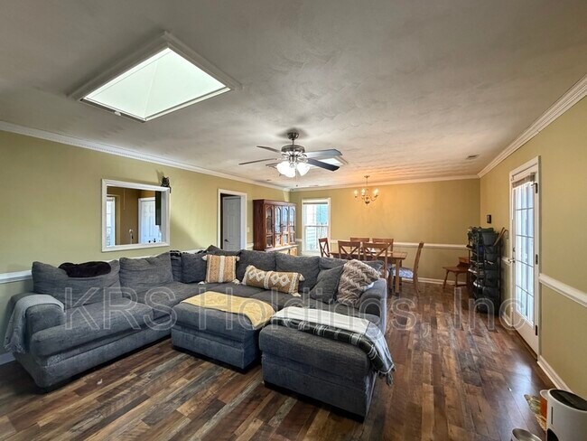 Foto del edificio - 401 Pam Ln