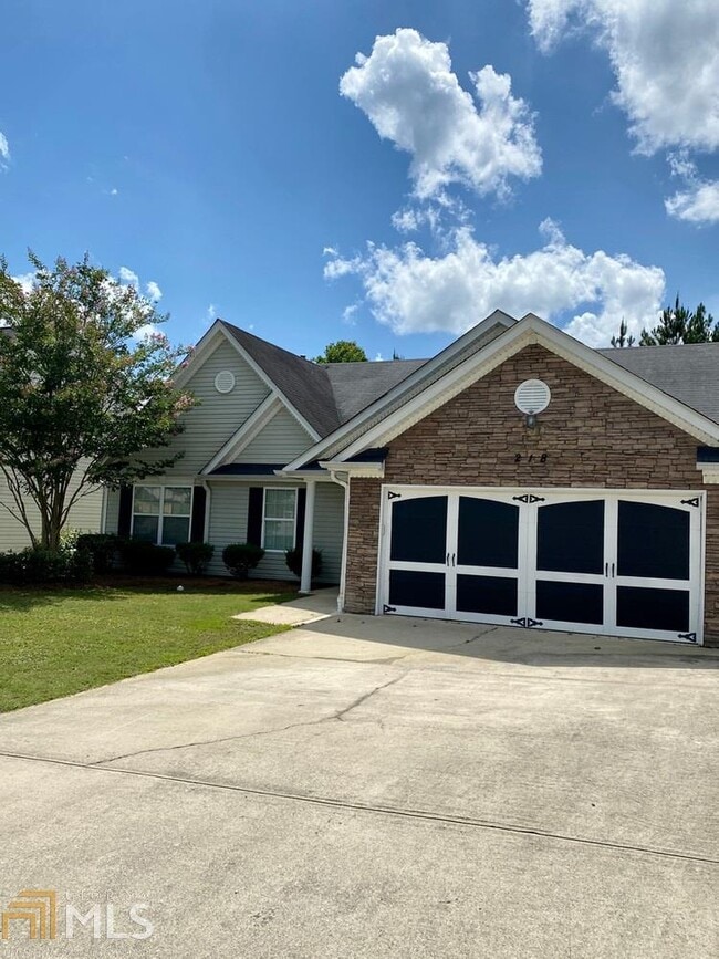 Building Photo - 218 Overlook Dr