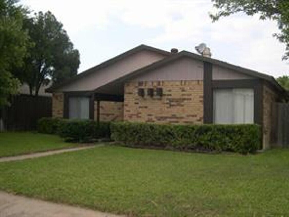 2801 St Dr, Garland, TX 75044 House Rental in Garland, TX