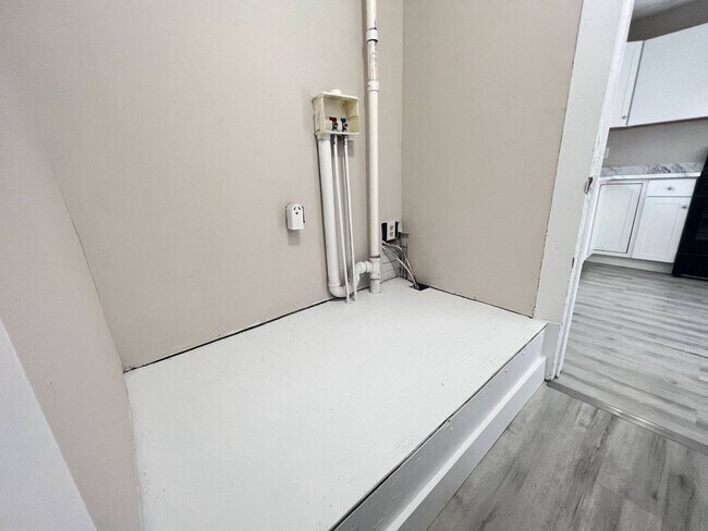 Foto del edificio - 2 Bed 1 Bath Springfield, MO