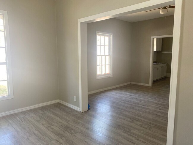 Foto del edificio - Recently Remodeled 2/1 in Sherman!