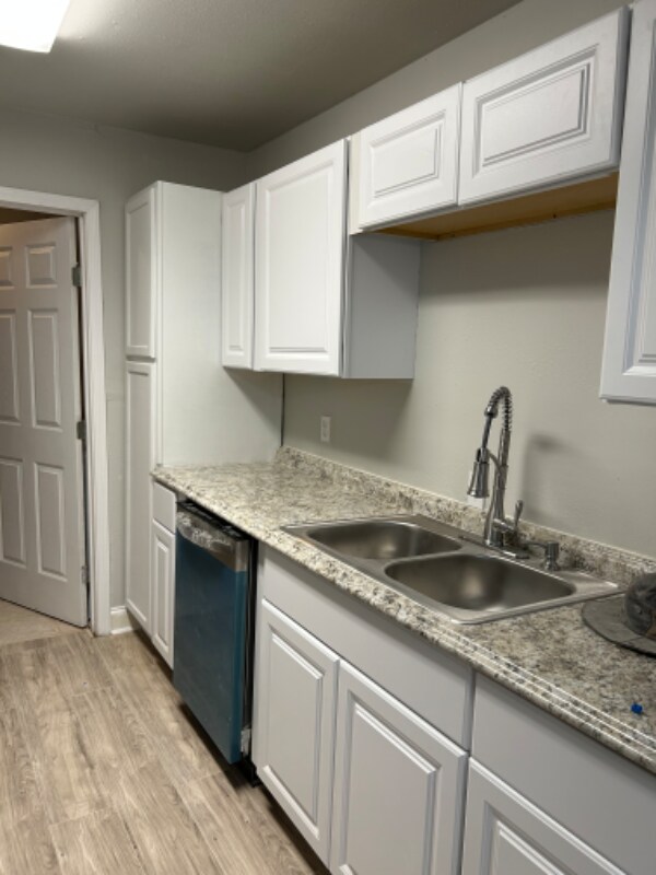 Building Photo - 8129 Jefferson Park Dr