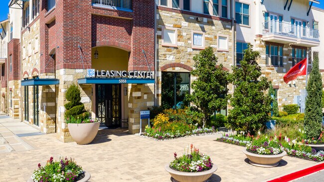 Building Photo - 5353 Las Colinas Blvd