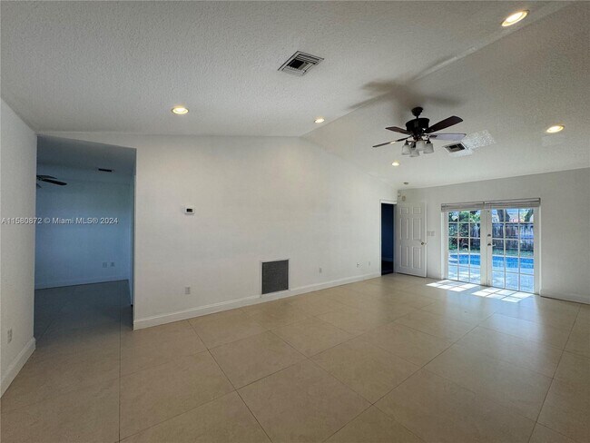 Building Photo - 1030 SW 66th Ave