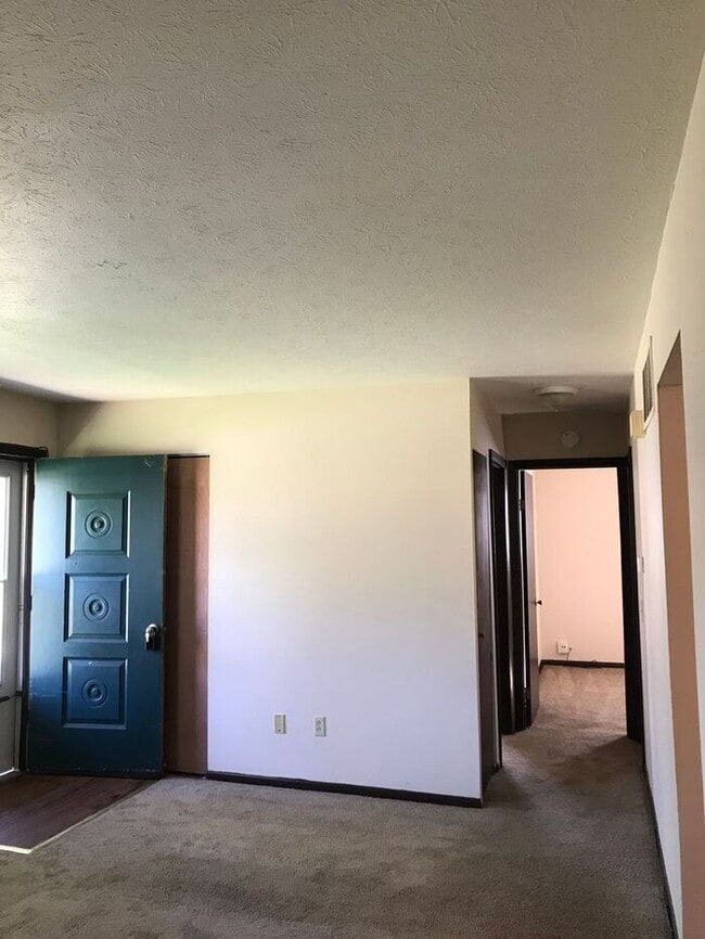 Building Photo - 2 Bedroom Duplex- 42nd st NW- Plain TWP