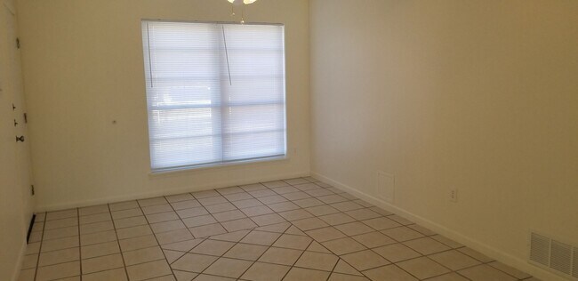 Foto del edificio - 932 Edwards St