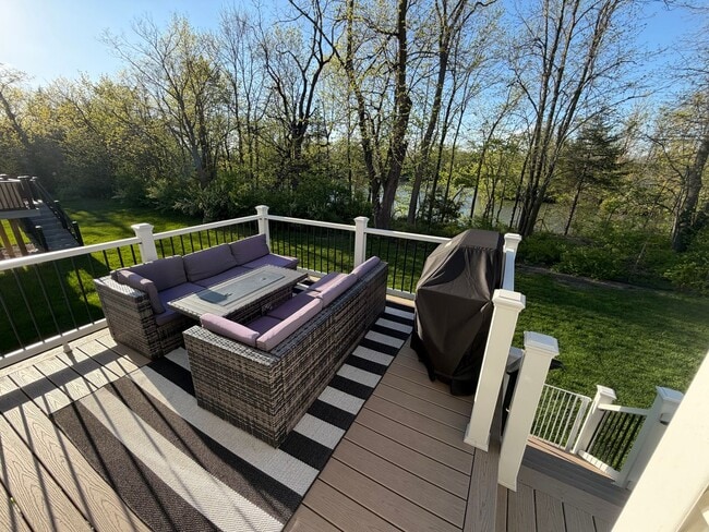 Building Photo - Beautiful and serene water view home in a secluded neighborhood!  2nd floor laundry!