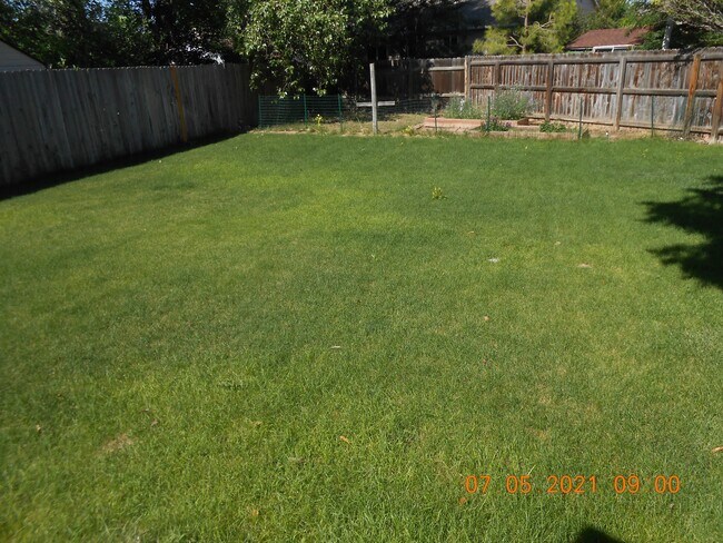 Building Photo - 418 Chukar Ct