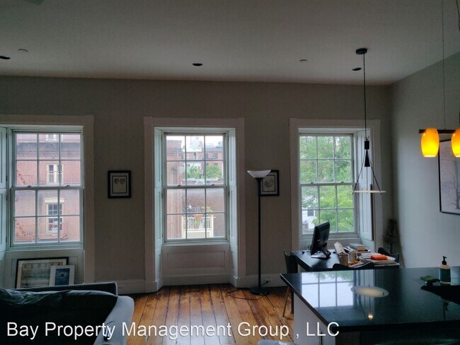 Building Photo - 1 br, 1 bath House - 20 E Madison St Unit 11