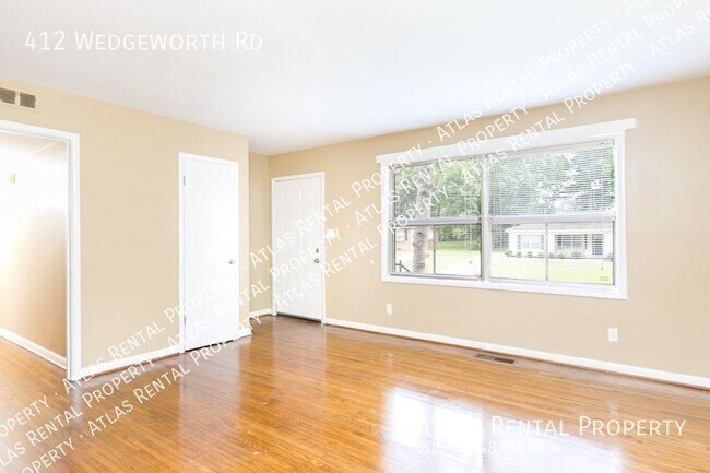 Foto del edificio - 412 Wedgeworth Rd