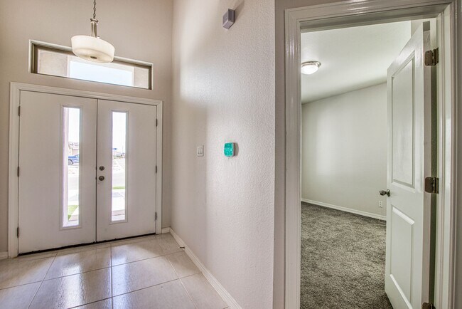 Foto del edificio - Beautiful  House 3 beds/3 baths. This Prop...
