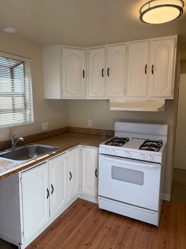 Building Photo - VAL1172