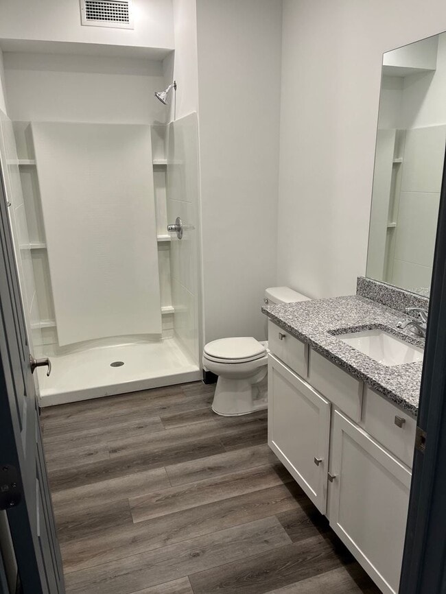 The Eastview 1922 Wilson Ave Saint Paul, MN Apartments for Rent in